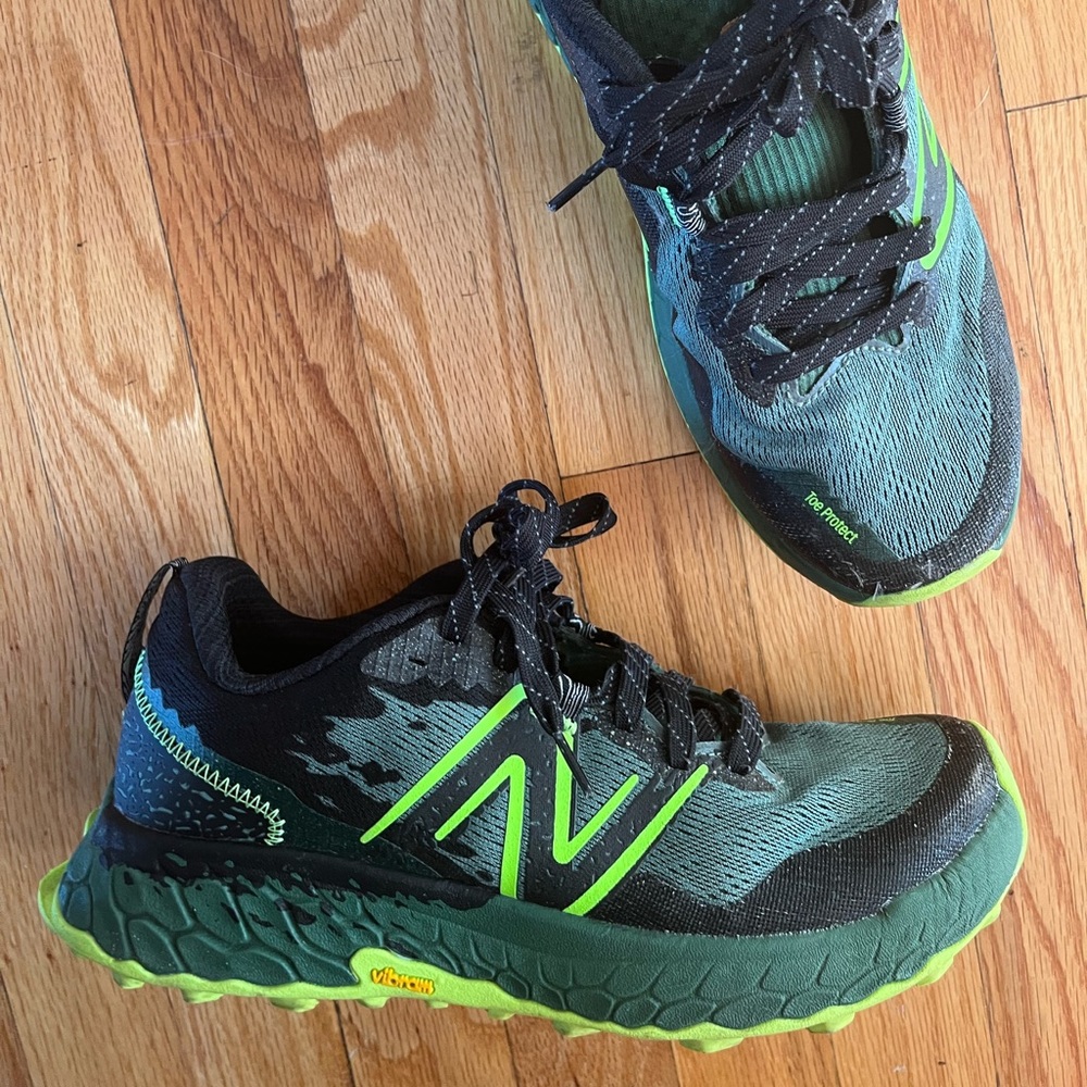 Men’s New balance Sneakers, like NEW size 8.5
